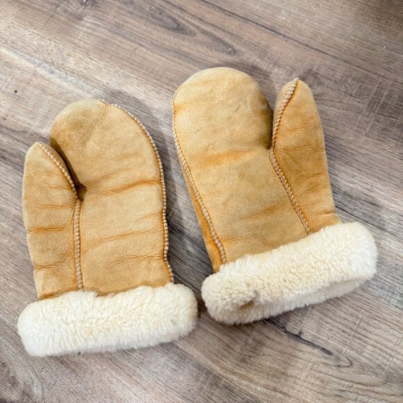Sheepskin Mittens Light Brown Suede Outside Warm Winter Cabincore Unisex - Picture 2 of 5